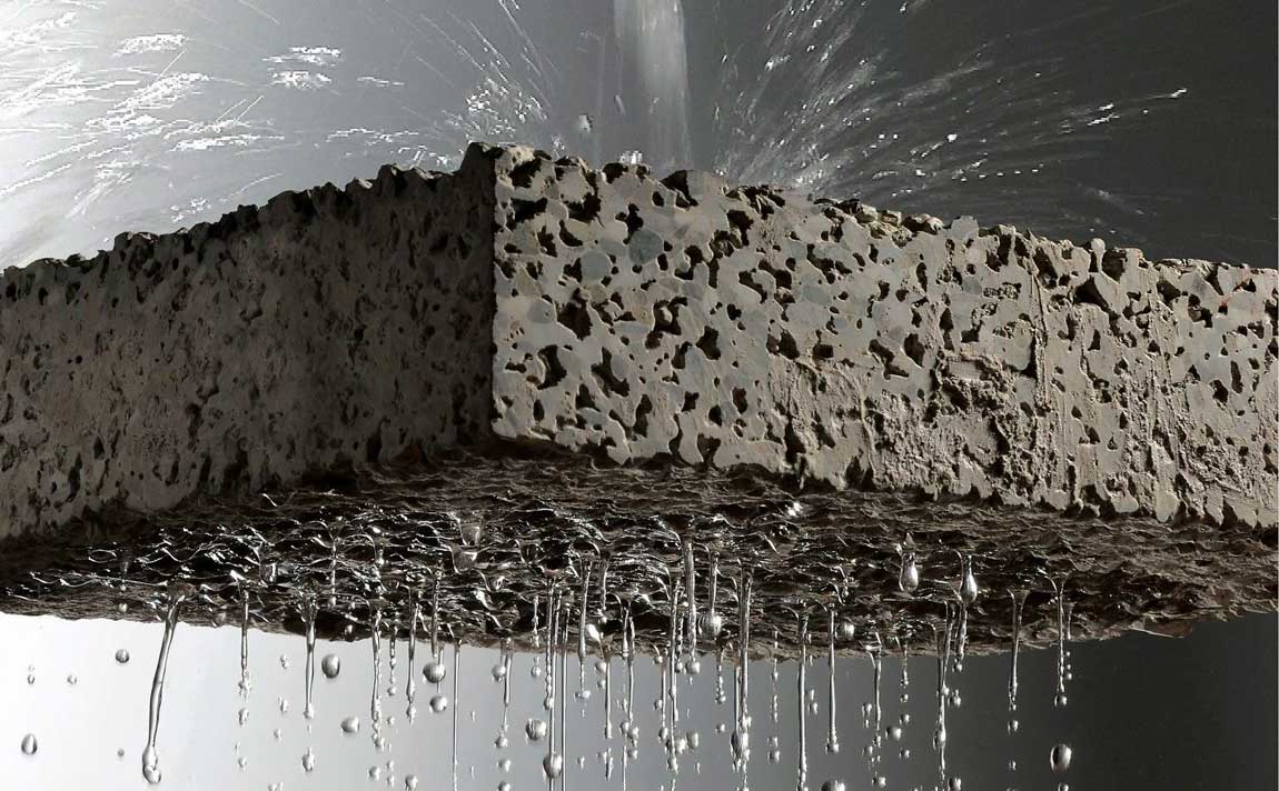 Ученые придумали бетон, легко пропускающий воду