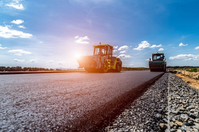 Правительство РФ установило типовые условия контрактов на дорожное строительство
